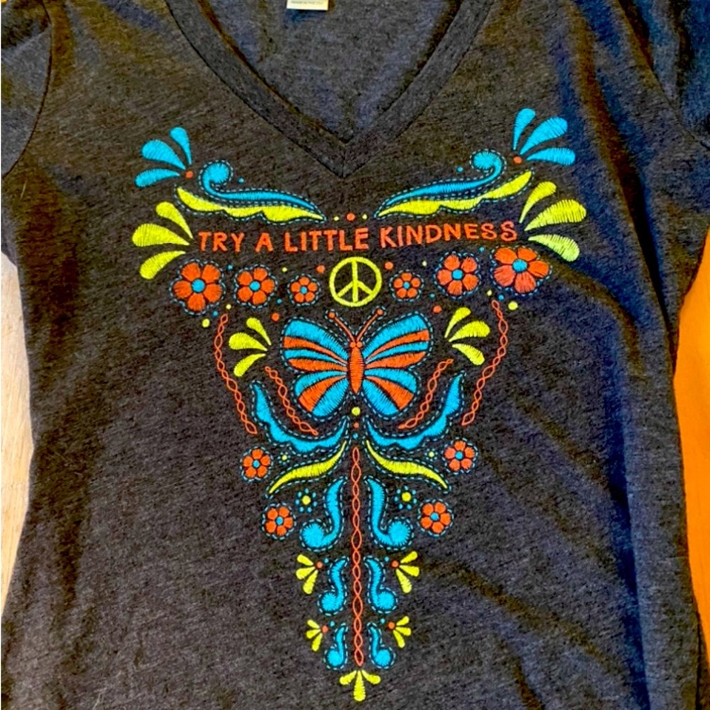 Vintage Hippie Peace sign, Tee Charcoal Gray. Try a little kindness on front!